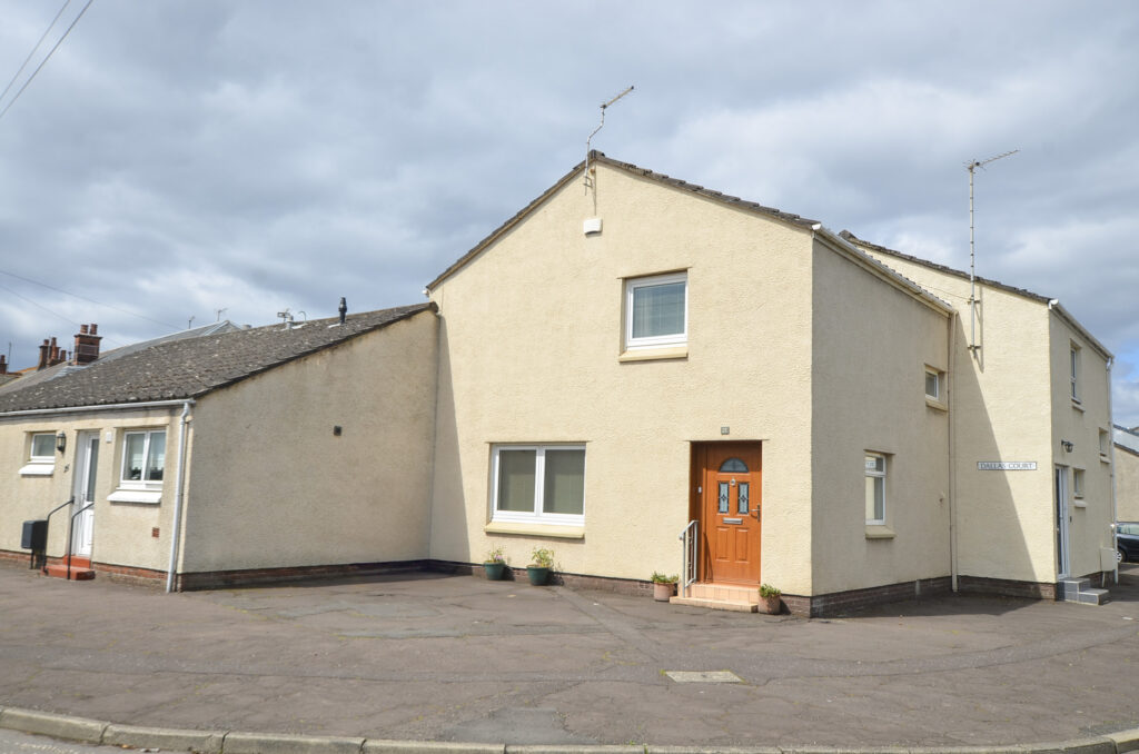 Dallas Place, Troon