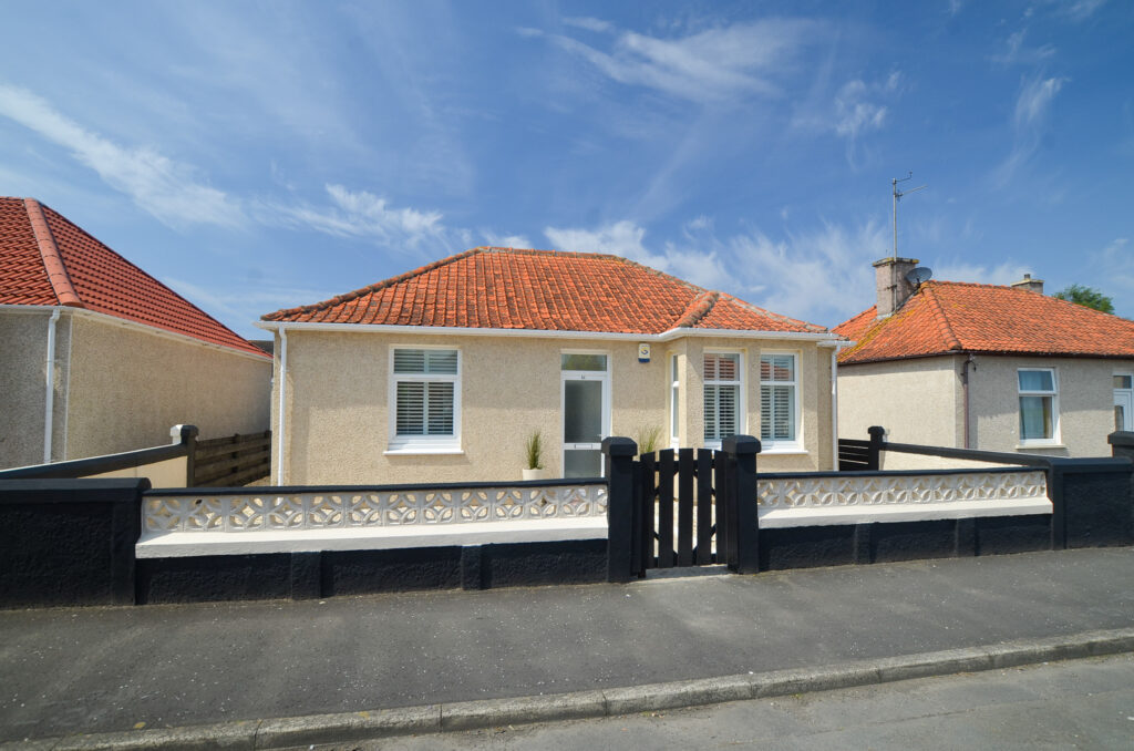 14 Roodlands Road, Girvan
