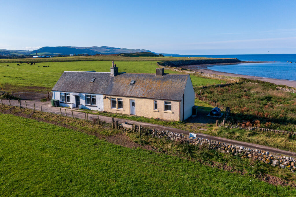 Shore Cottages, Girvan
