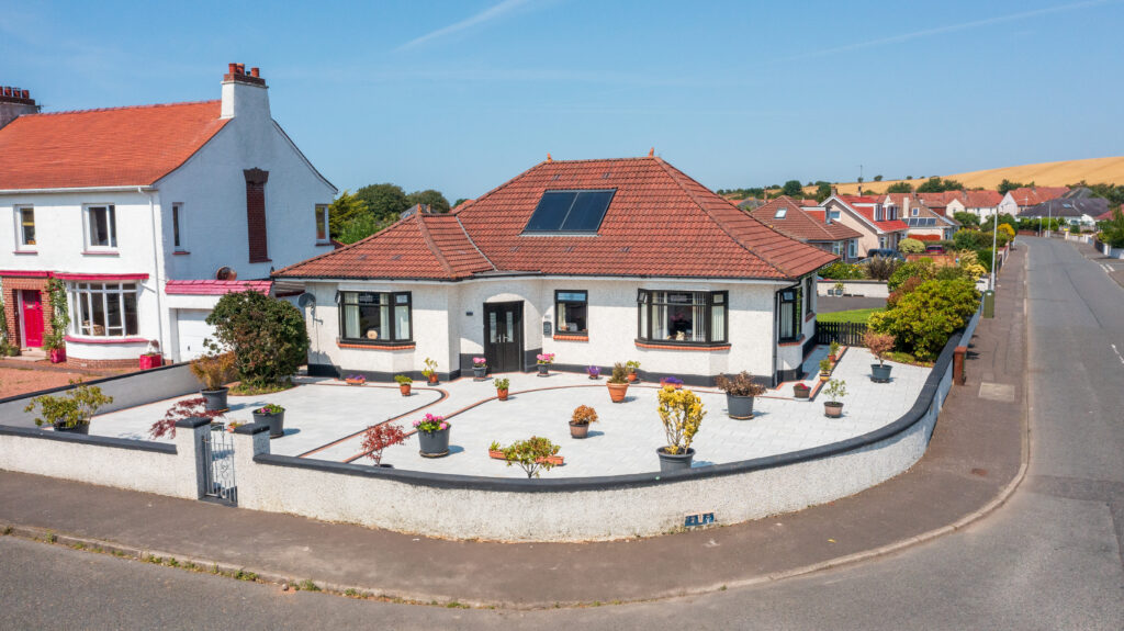 The Avenue, Girvan