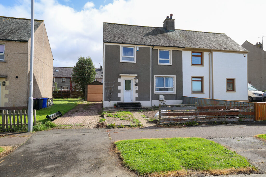 71 Mote Hill Road, Girvan
